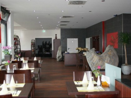 照片: Golden Jaguar Bocholt