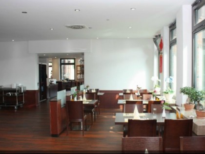 照片: Golden Jaguar Bocholt